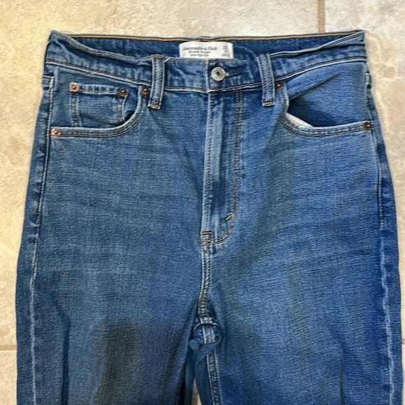 Abercrombie & Fitch Ankle Straight Ultra High Rise Destroyed Jeans 6 - Picture 5 of 7